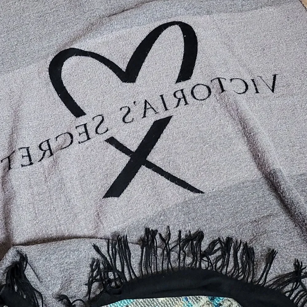 Victoria Secret black reversible throw
